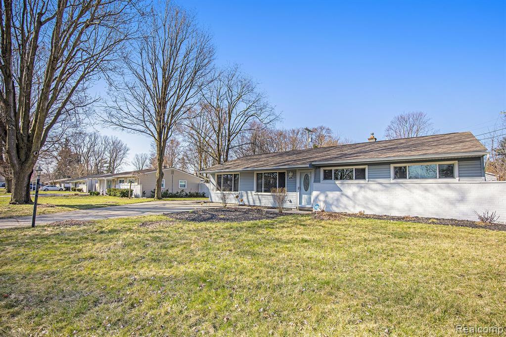49601 E VALLEY Circle, Shelby Twp, MI 48317 — Photo 10