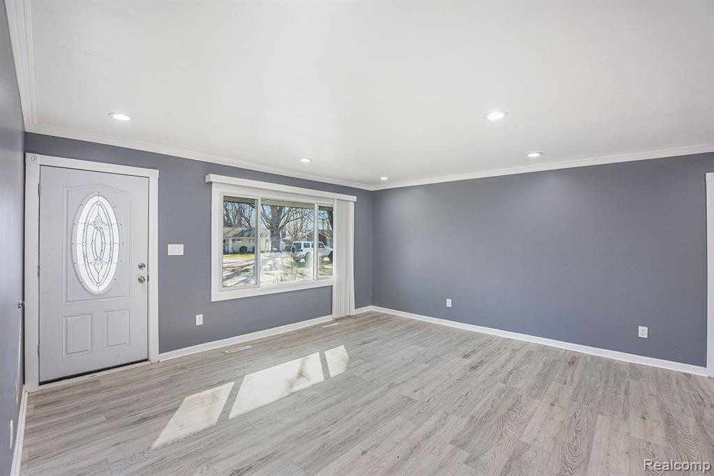 49601 E VALLEY Circle, Shelby Twp, MI 48317 — Photo 12
