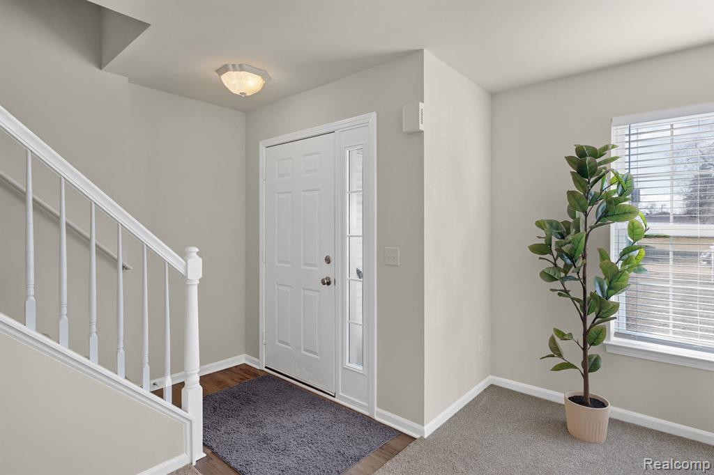 8185 DONNA LOU Drive, Brighton, MI 48114 — Photo 5