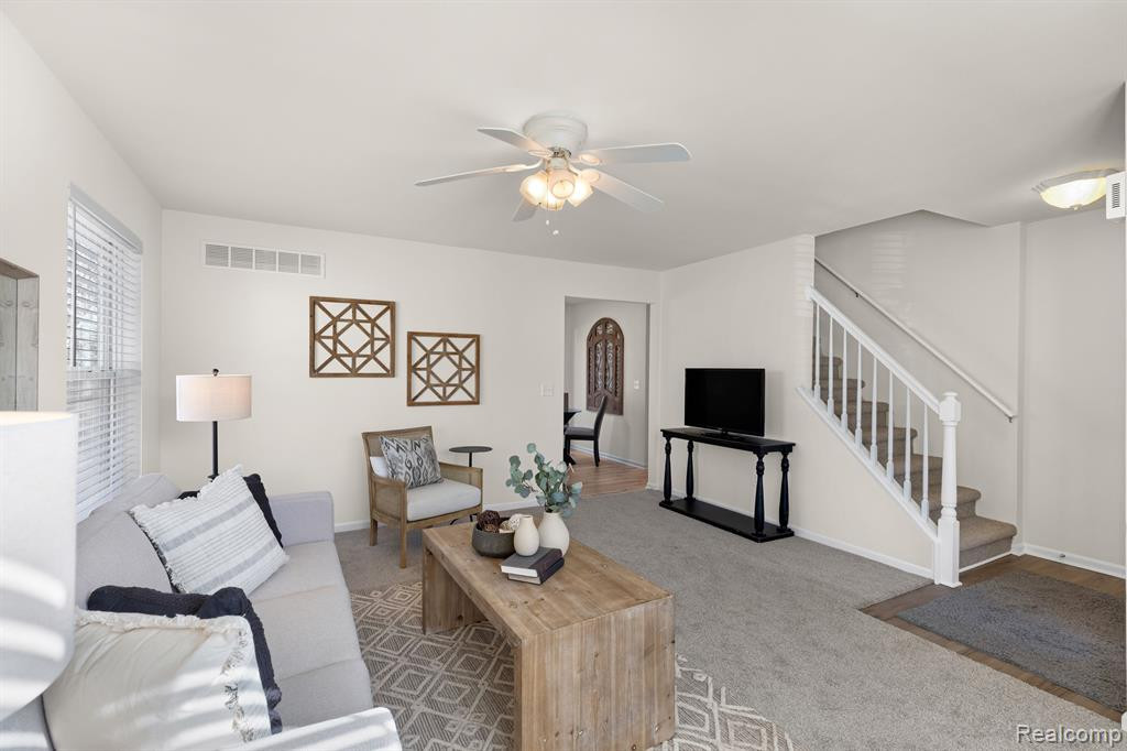 8185 DONNA LOU Drive, Brighton, MI 48114 — Photo 8