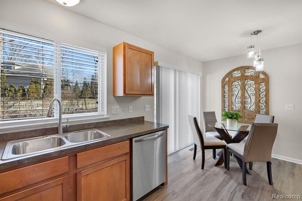 8185 DONNA LOU Drive, Brighton, MI 48114 — Photo 14