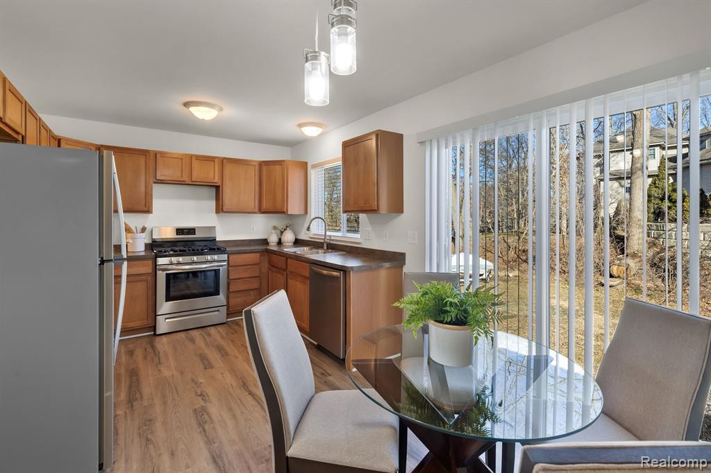 8185 DONNA LOU Drive, Brighton, MI 48114 — Photo 15