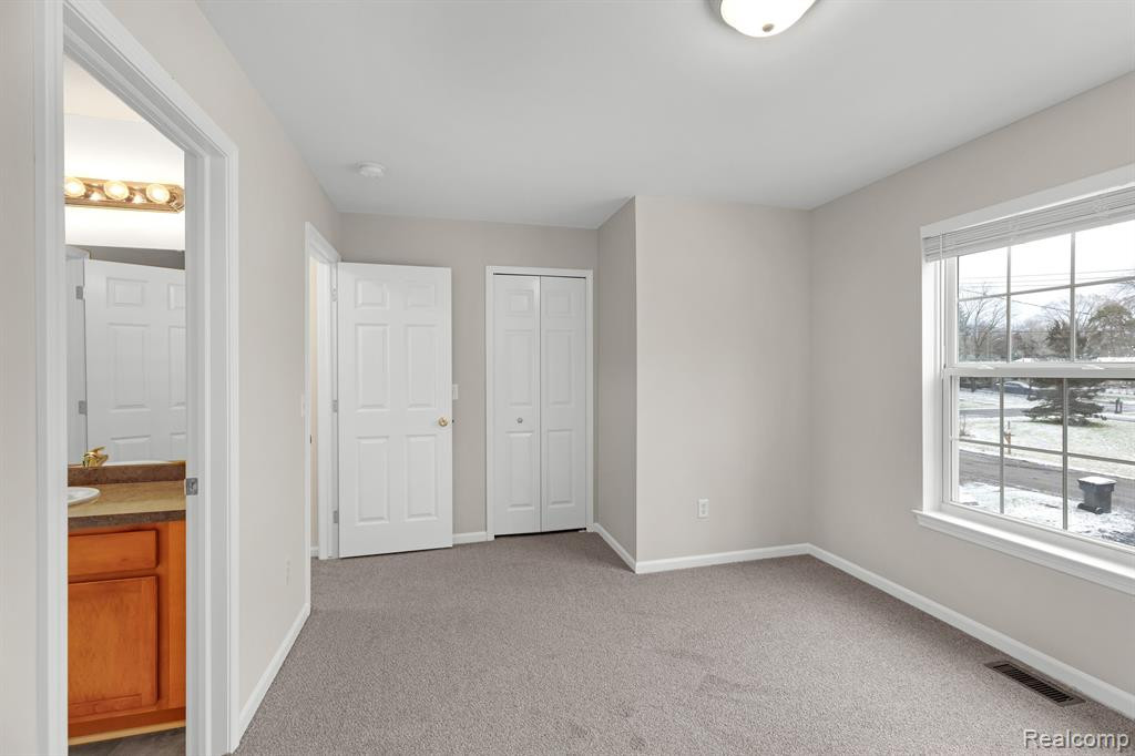 8185 DONNA LOU Drive, Brighton, MI 48114 — Photo 25