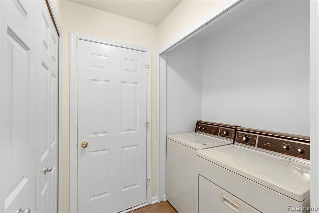 8185 DONNA LOU Drive, Brighton, MI 48114 — Photo 26