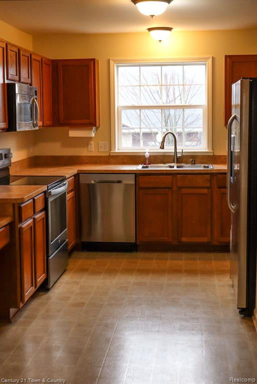 6331 WALDON CENTER Drive, Clarkston, MI — Photo 3