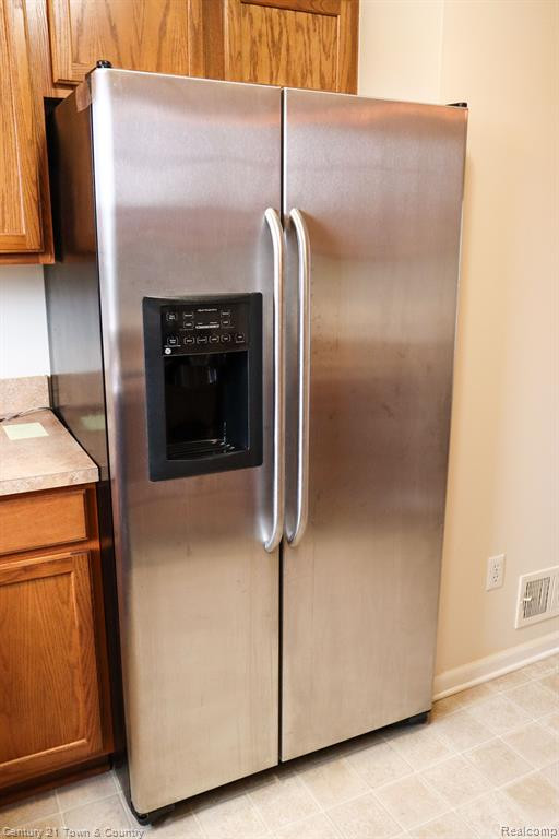 6331 WALDON CENTER Drive, Clarkston, MI — Photo 4