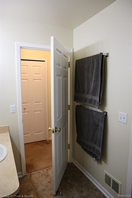 6331 WALDON CENTER Drive, Clarkston, MI — Photo 18