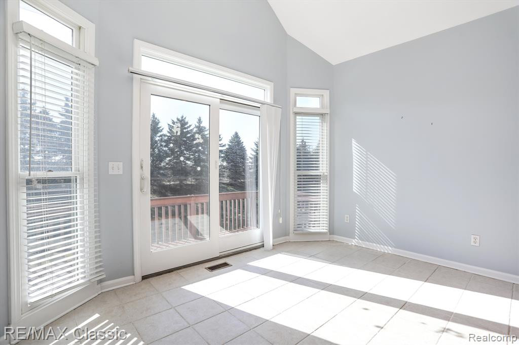 46745 MERION Circle, Northville, MI 48168 — Photo 16