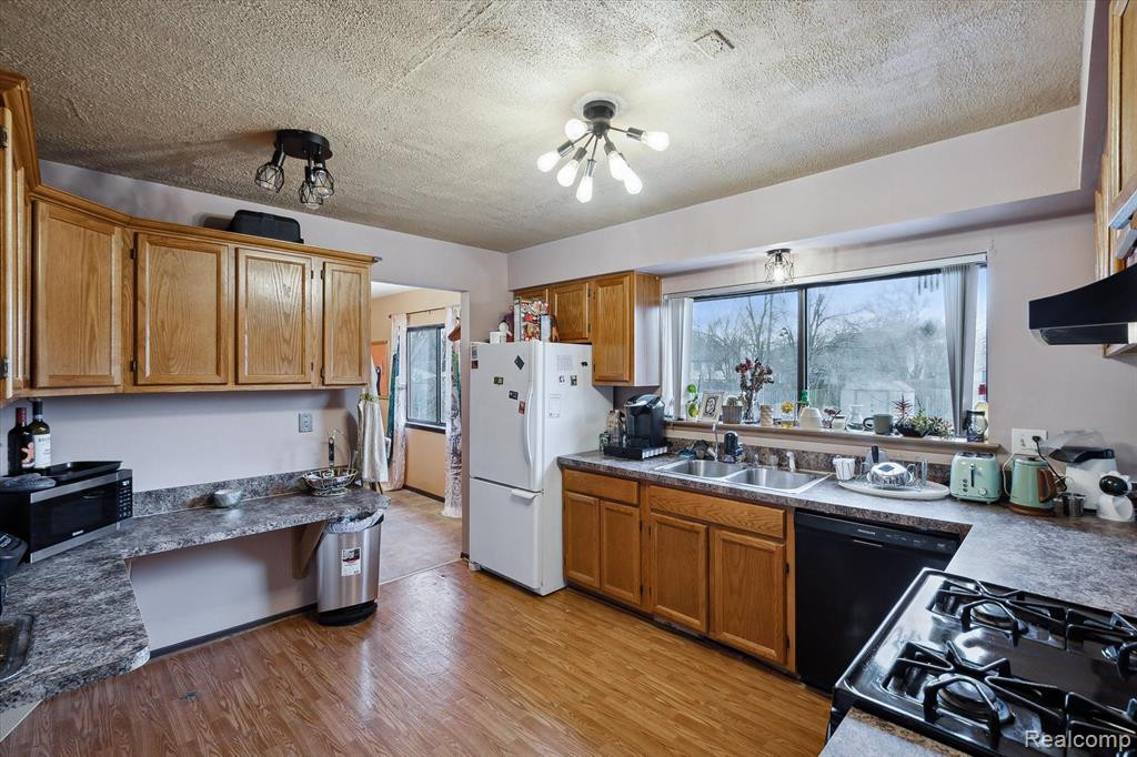 1340 RUE DEAUVILLE Boulevard, Ypsilanti, MI 48198 — Photo 13