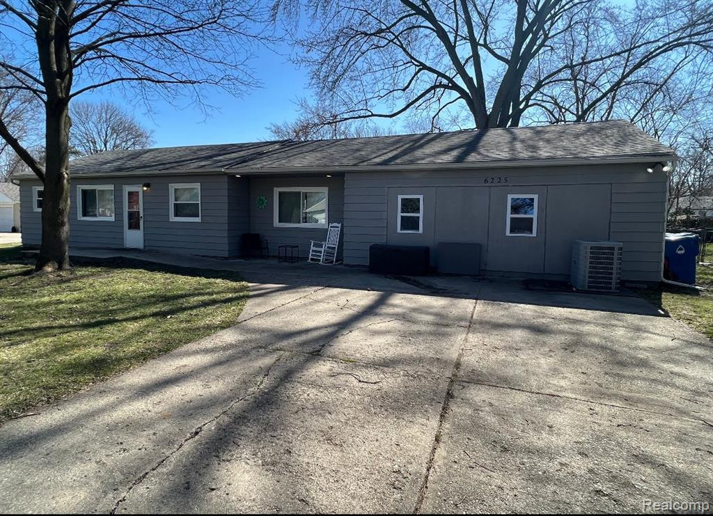 6225 MONROVIA Drive, Waterford, MI 48329 — front exterior