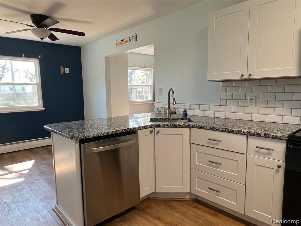 6225 MONROVIA Drive, Waterford, MI 48329 — Photo 9