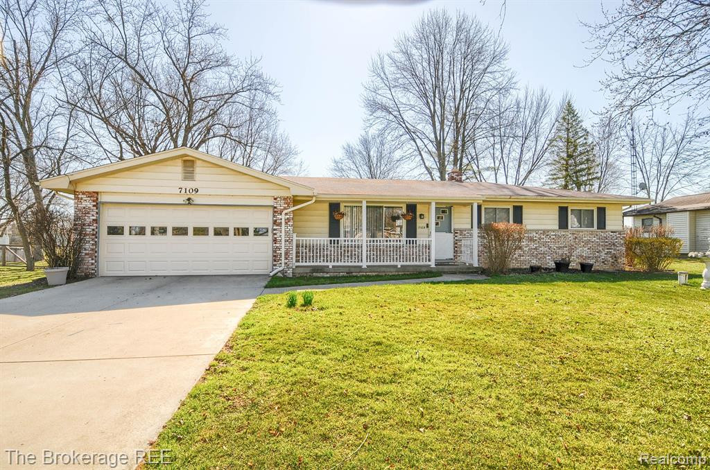 7109 ALDREDGE Drive, Swartz Creek, MI 48473 — front exterior