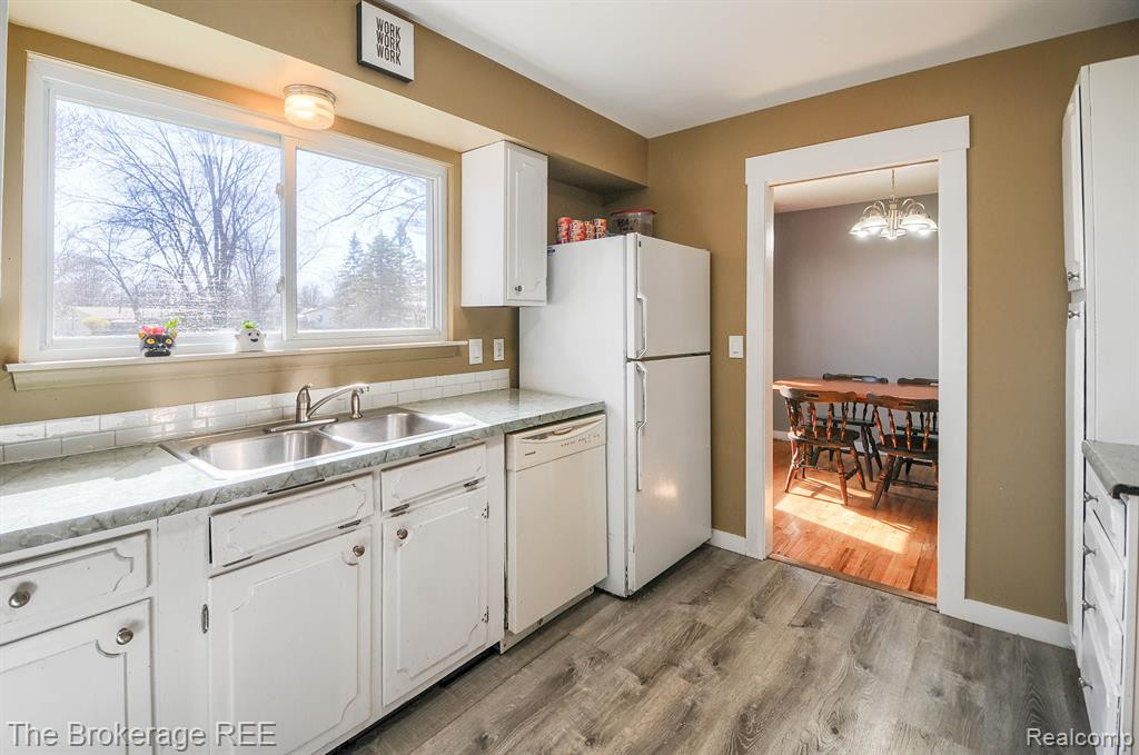 7109 ALDREDGE Drive, Swartz Creek, MI 48473 — Photo 5