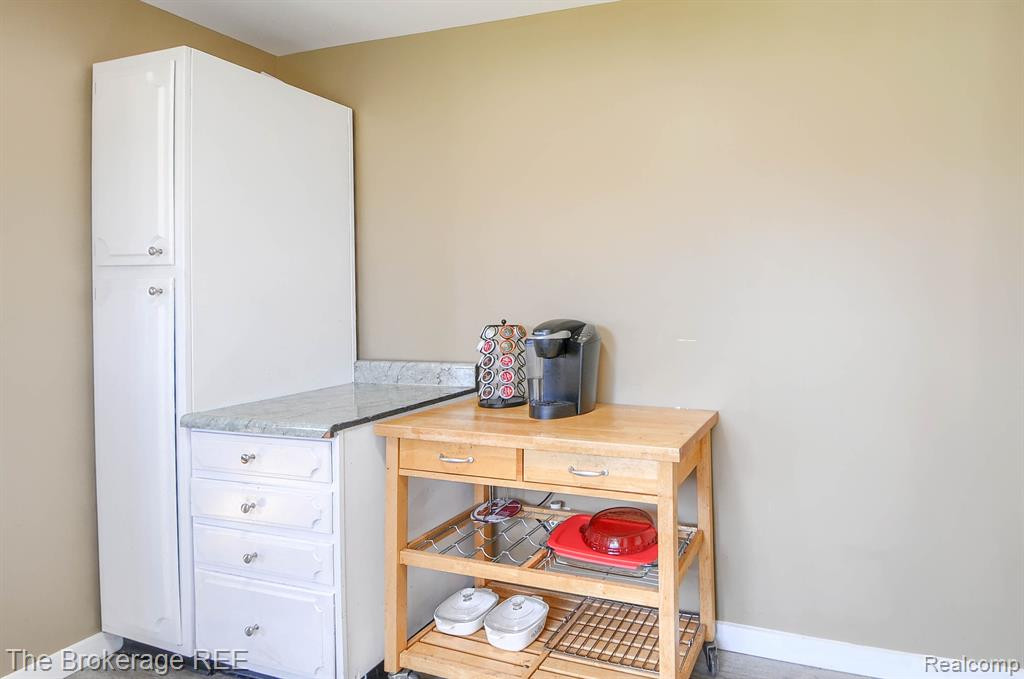 7109 ALDREDGE Drive, Swartz Creek, MI 48473 — Photo 10