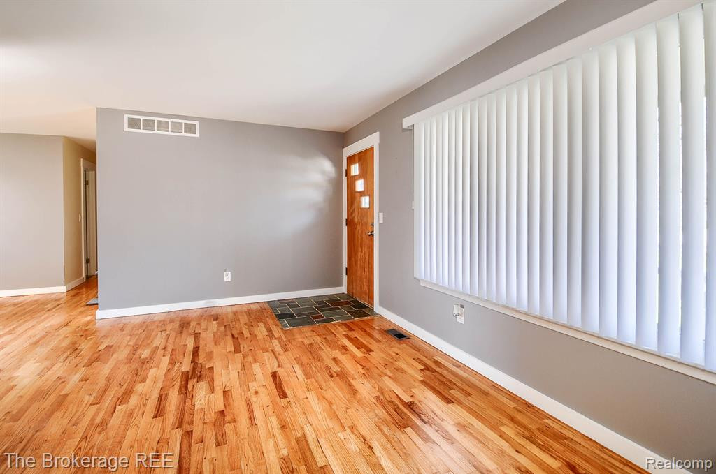 7109 ALDREDGE Drive, Swartz Creek, MI 48473 — Photo 14