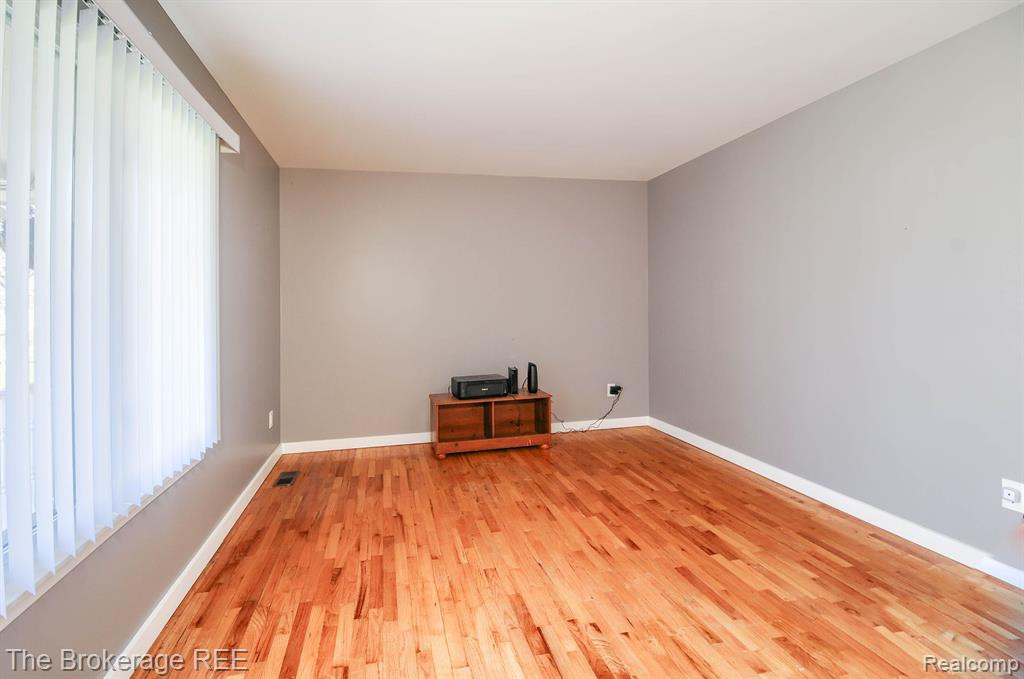 7109 ALDREDGE Drive, Swartz Creek, MI 48473 — Photo 16