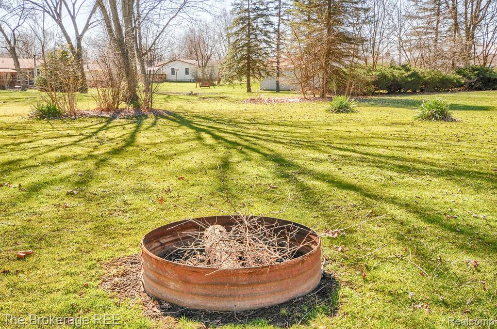 7109 ALDREDGE Drive, Swartz Creek, MI 48473 — Photo 24