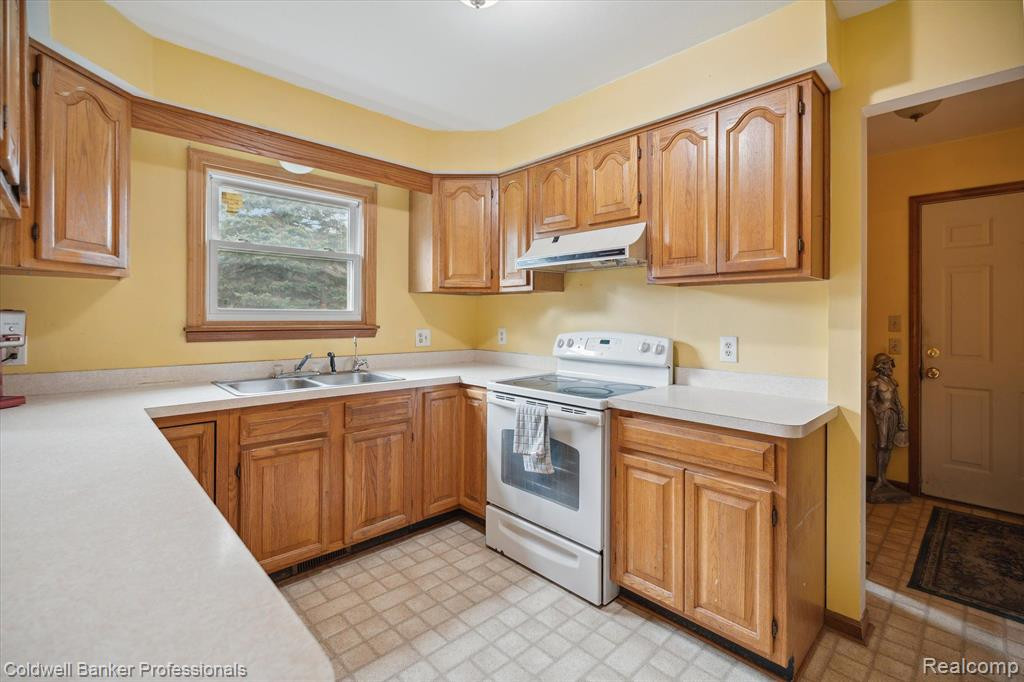 2365 N SUMMERS Road, Imlay City, MI 48444 — Photo 8