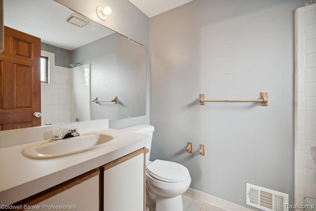 2365 N SUMMERS Road, Imlay City, MI 48444 — Photo 16