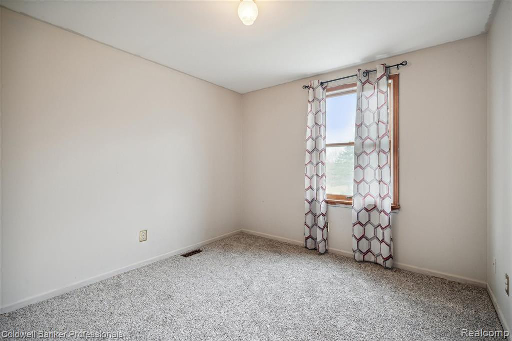 2365 N SUMMERS Road, Imlay City, MI 48444 — Photo 18