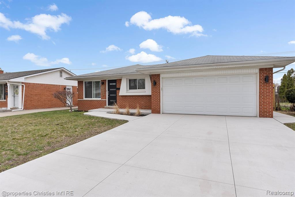 10428 N Oak Drive, Ferndale, MI 48220 — Photo 2