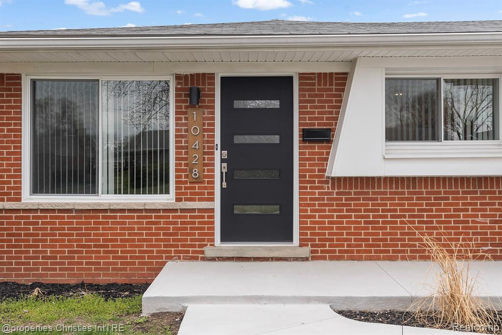 10428 N Oak Drive, Ferndale, MI 48220 — Photo 4