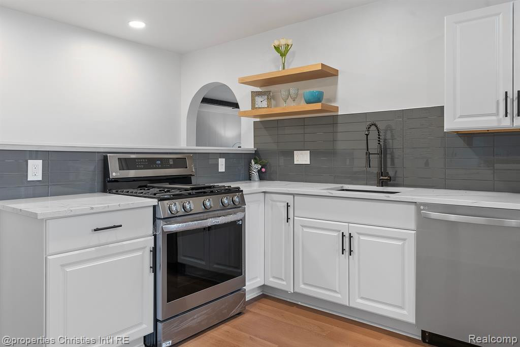 10428 N Oak Drive, Ferndale, MI 48220 — Photo 14
