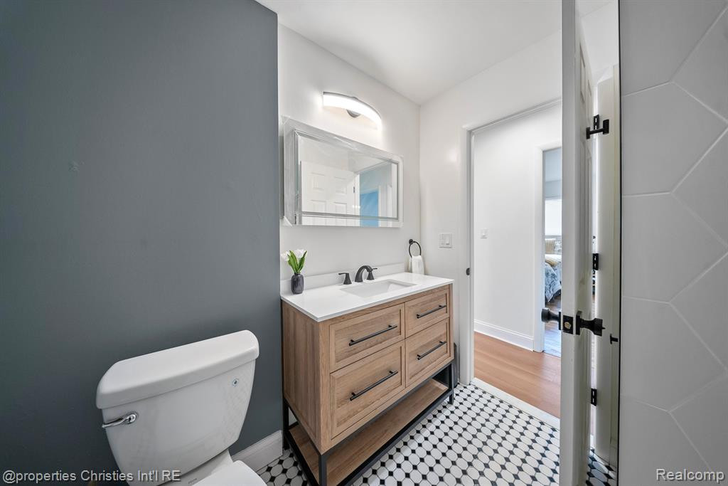 10428 N Oak Drive, Ferndale, MI 48220 — Photo 29