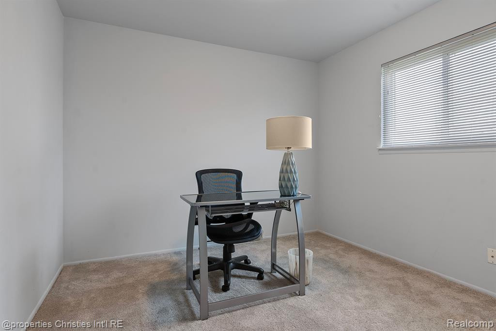 10428 N Oak Drive, Ferndale, MI 48220 — Photo 34