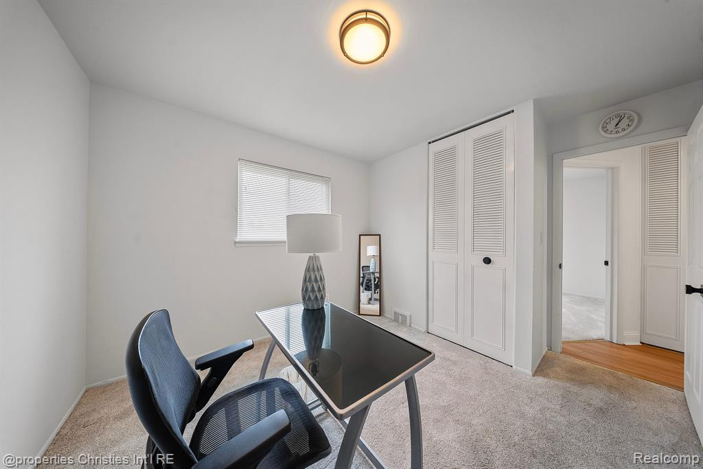 10428 N Oak Drive, Ferndale, MI 48220 — Photo 35