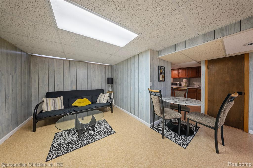 10428 N Oak Drive, Ferndale, MI 48220 — Photo 39