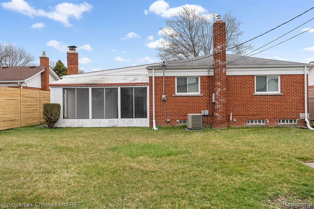 10428 N Oak Drive, Ferndale, MI 48220 — Photo 47