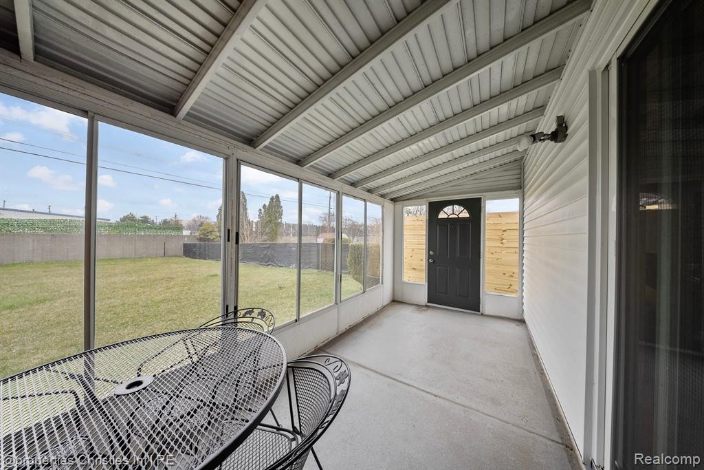 10428 N Oak Drive, Ferndale, MI 48220 — Photo 48