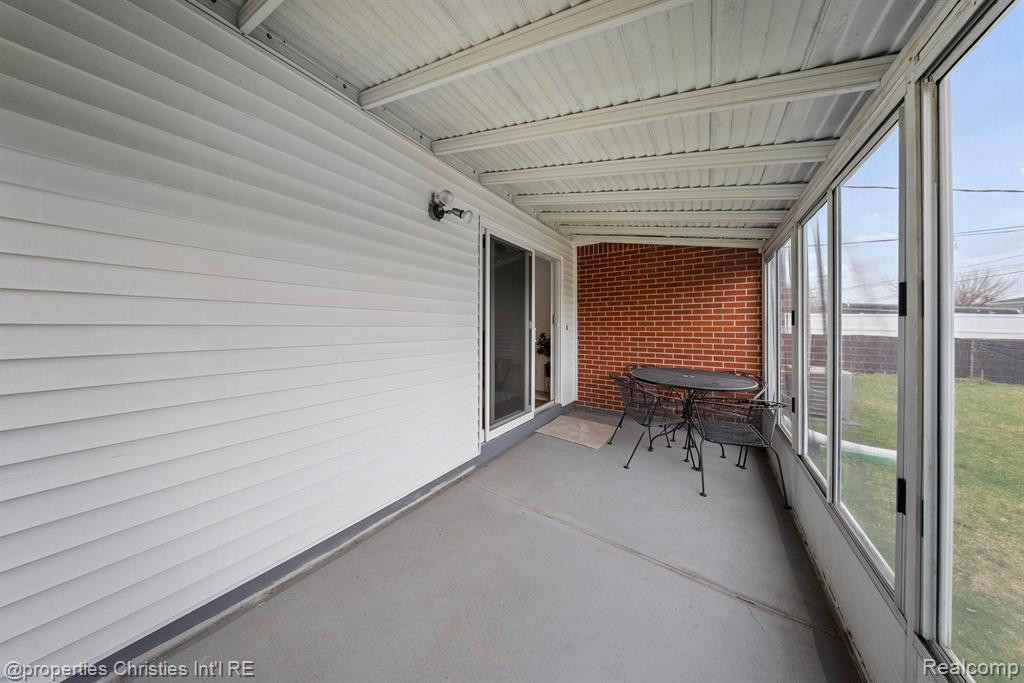 10428 N Oak Drive, Ferndale, MI 48220 — Photo 49