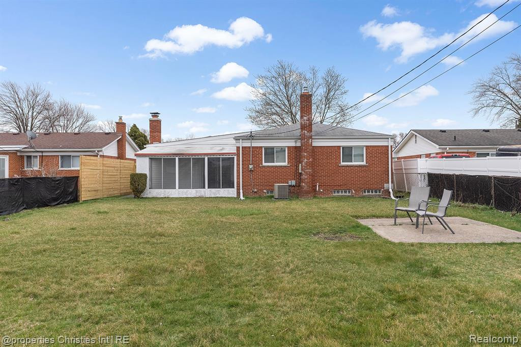 10428 N Oak Drive, Ferndale, MI 48220 — Photo 50