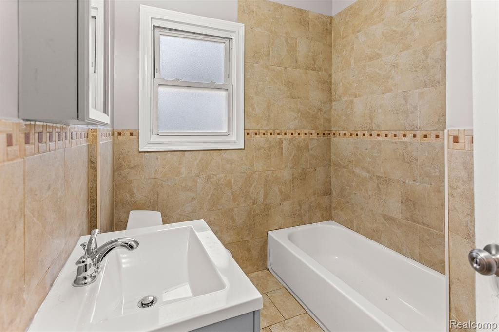 6534 APPOLINE first floor Street, Dearborn, MI 48126 — Photo 15
