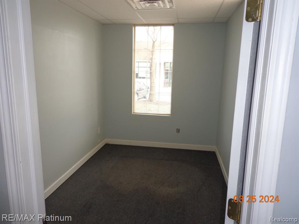 4330 E GRAND RIVER Avenue, Howell, MI 48843 — Photo 4