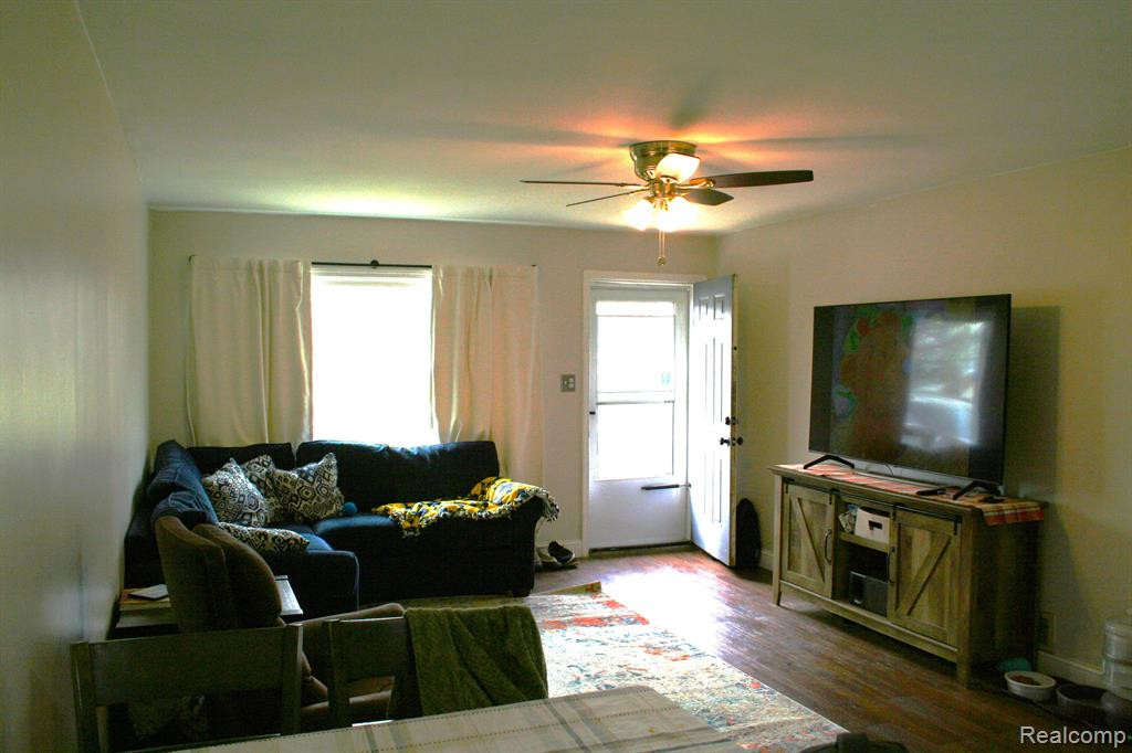 7721 MONROE Boulevard, Taylor, MI 48180 — Photo 6