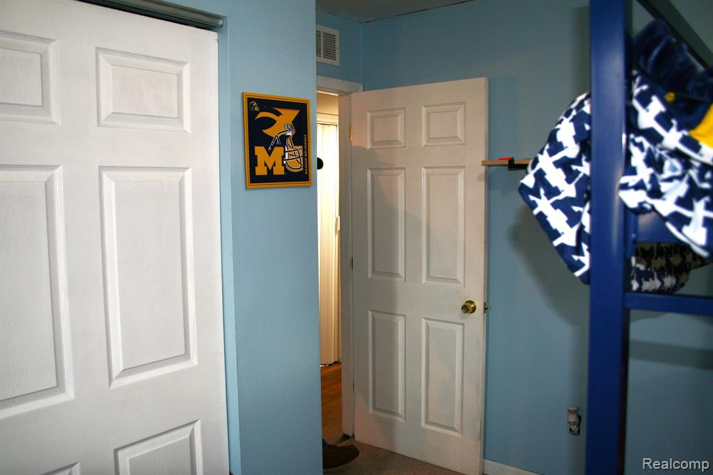 7721 MONROE Boulevard, Taylor, MI 48180 — Photo 16