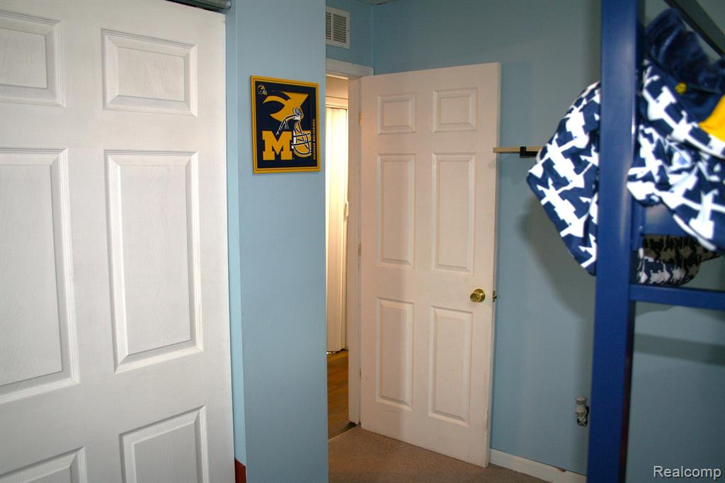 7721 MONROE Boulevard, Taylor, MI 48180 — Photo 17