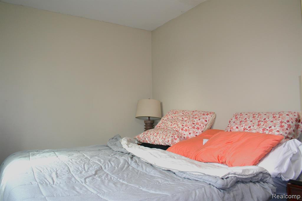7721 MONROE Boulevard, Taylor, MI 48180 — Photo 32