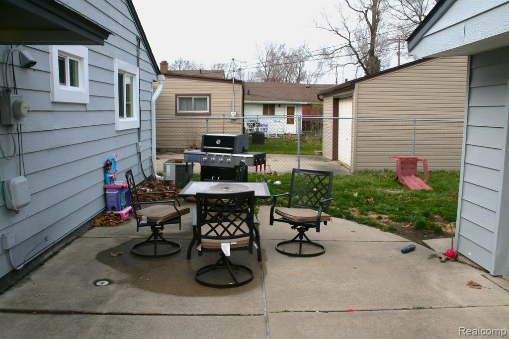 7721 MONROE Boulevard, Taylor, MI 48180 — Photo 36