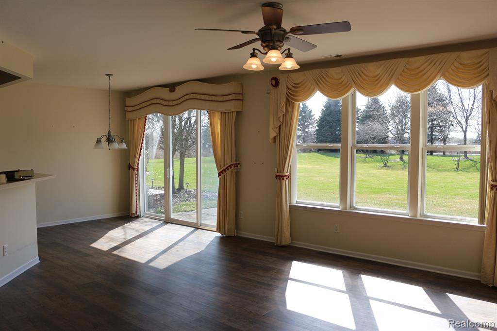 24340 SAND LAKE Lane, Flat Rock, MI 48134 — Photo 2
