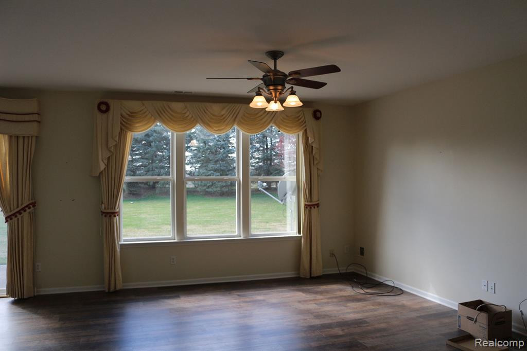 24340 SAND LAKE Lane, Flat Rock, MI 48134 — Photo 3