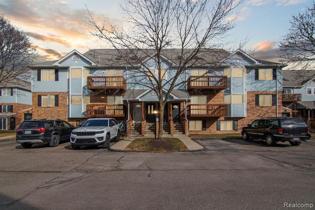 272 PINEWOOD Drive, Plymouth, MI 48170 — front exterior