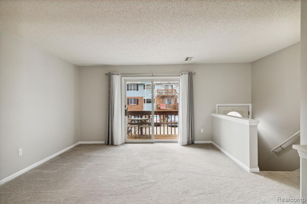 272 PINEWOOD Drive, Plymouth, MI 48170 — Photo 8