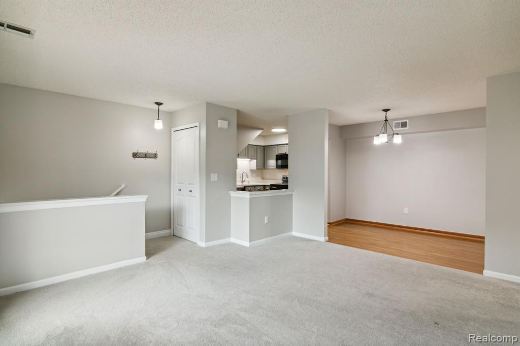 272 PINEWOOD Drive, Plymouth, MI 48170 — Photo 9