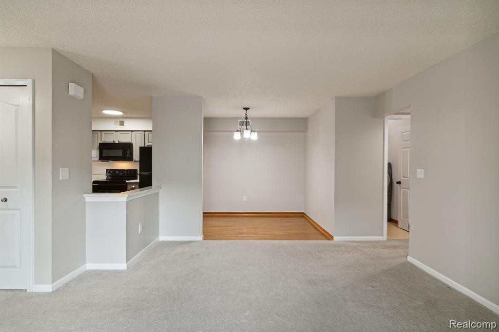 272 PINEWOOD Drive, Plymouth, MI 48170 — Photo 11