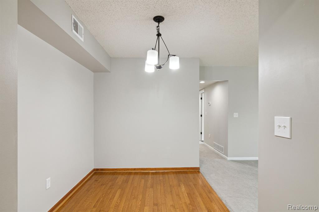 272 PINEWOOD Drive, Plymouth, MI 48170 — Photo 14