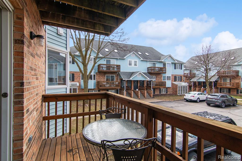 272 PINEWOOD Drive, Plymouth, MI 48170 — Photo 22